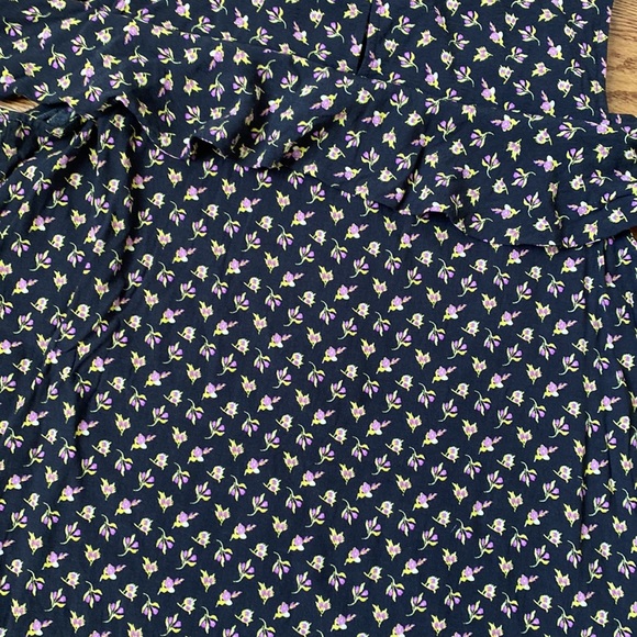 LOFT Floral Top - Picture 5 of 5